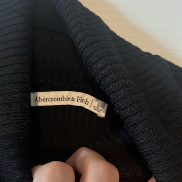 NWT Abercrombie & fitch sweater - Picture 4 of 4